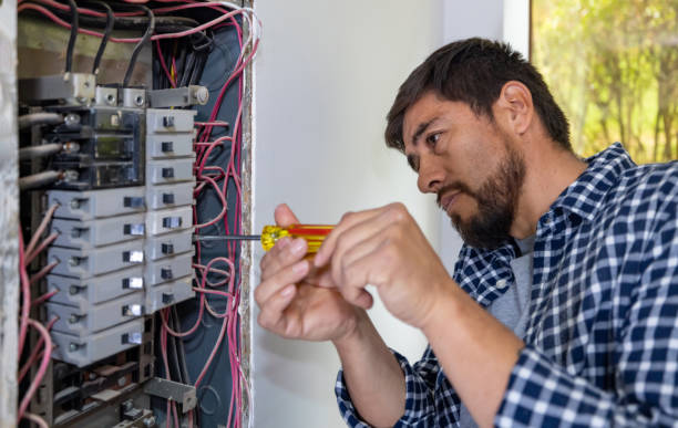 Best Licensed Electrician  in Wellston, MO